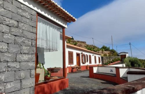 Faial House | Resilient Paradise: Pet & Child Friendly Getaway Awaits