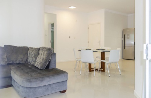 Castelo Branco Apartment | Para 8 hóspedes a 2 quadras do mar KS1145