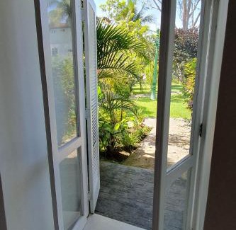 Bracui Apartment | Perfect Getaway: Home-Like Comfort with Ocean Views