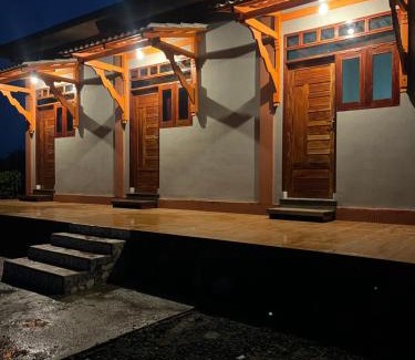 Berastagi House | Para para cafe & cottage