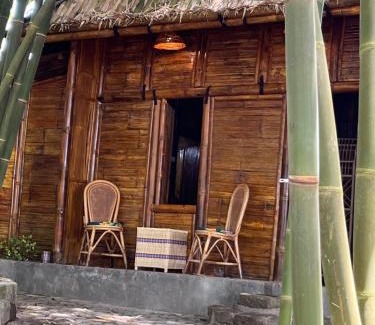 Berastagi Cabin | Welcoming Para Para Cafe & Cottage: Family-Friendly Retreat