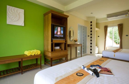 Ko Chang Hotel | Guest Rated 9/10 at Para Resort Koh Chang - Family-Friendly Stay