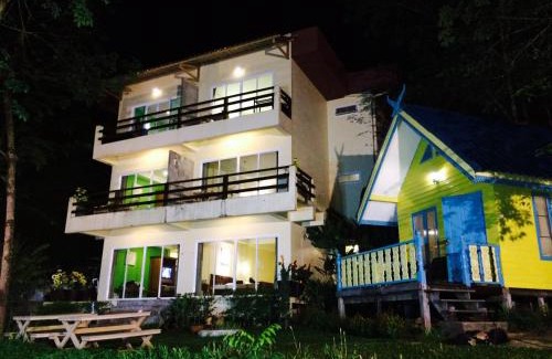 Ko Chang Resort | Oceanfront Para Resort: Rated 9.2/10 with Spa & Breakfast