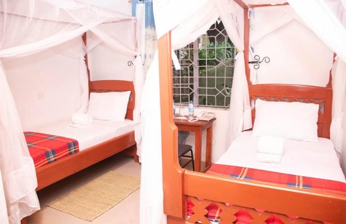 Arusha Bed & Breakfast | Cozy Parachichi House BNB: Pet-Friendly & Family-Oriented