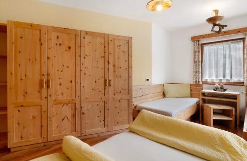 Pedraces Apartment | Family-Friendly Retreat at Paracia App Cir for Memorable Stays