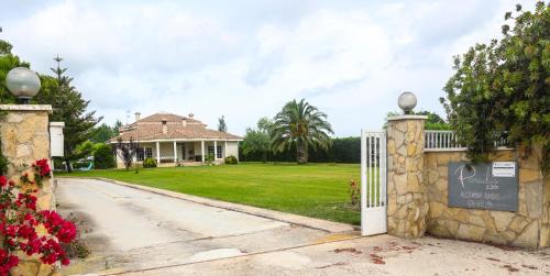 Sant Jaume d'Enveja Villa | Paradís de Montse: Pet & Child Friendly Getaway Awaits