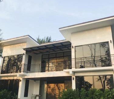 Ayutthaya House | Family-Friendly Getaway at Parada Ayutthaya, Rated 8/10