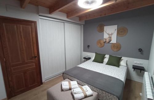 Cires Apartment | Pet-Friendly Parada de Txambonet 2 with Pool & High Ratings