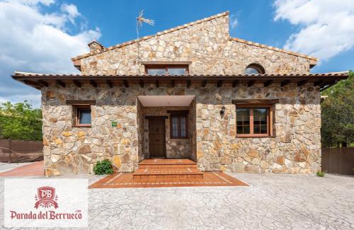 El Berrueco Ski Chalet | Discover Parada del Berrueco: Family-Friendly Retreat