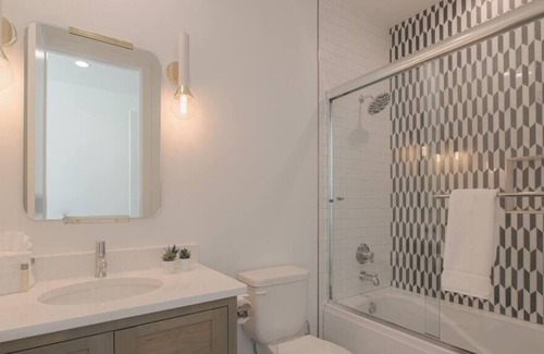 Washington County House | Parade Home w/Private Pool & 7 Bedrooms