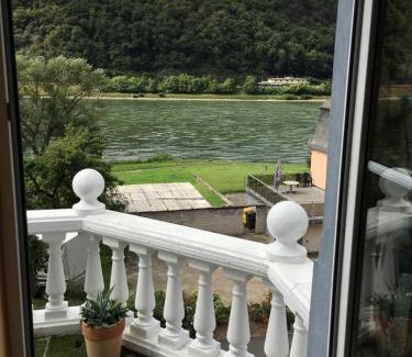 Sankt Goarshausen Apartment | Charming Stay at Paradiesisch Wohnen - Family Friendly Escape