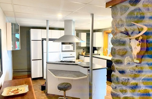 Saint-Etienne-De-Bolto Condo | Mountain Retreat: Paradis Sauvage Geronimo, Rated 9.8/10