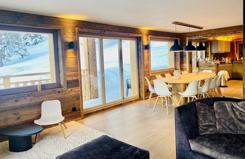 Vex Ski Chalet | Discover Paradis Perdu: Ski-In Chalet with Spa & Lake Views
