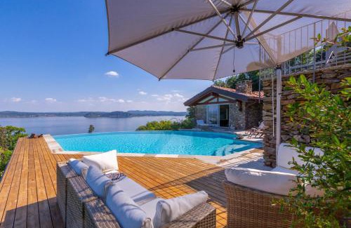 Belgirate Villa | Relax at Paradis Relais: Pool, Views & EV Charging