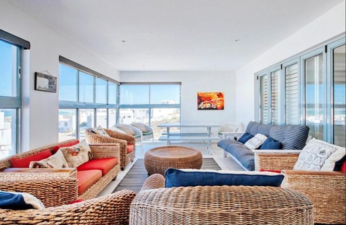 Paradise Beach Apartment | Discover Paradise 25: Pet-Friendly Ocean View Retreat