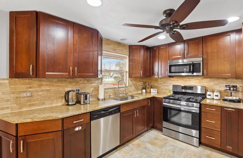Wasco House | Paradise 4BR w/Pool & Games