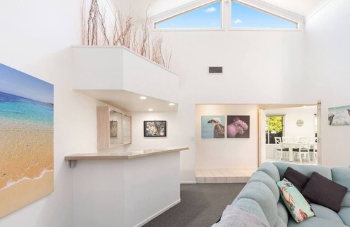 Point Vernon House | Paradise at Point Vernon: Tranquil Bayside Family Retreat