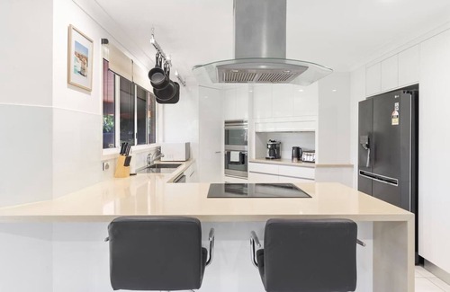 Point Vernon House | Paradise at Point Vernon: Tranquil Bayside Family Retreat