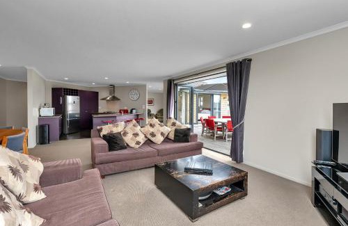 Ruakaka House | Discover Paradise at the Bay - Family-Friendly Retreat