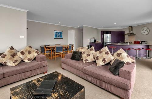 Ruakaka House | Discover Paradise at the Bay - Family-Friendly Retreat