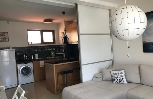 Budjaka Apartment | Explore Paradise Bay D8: Oceanfront Bliss with Pool
