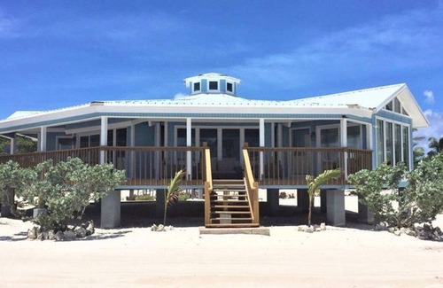 Kemps Bay House | Paradise Beach South Andros