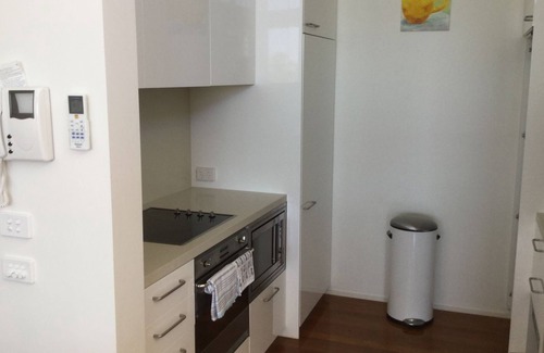 Hawks Nest Apartment | Beachfront Bliss: Guest Rated 10/10 with Family Amenities