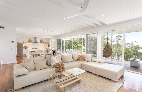 Green Point House | Tranquil Paradise by the Lake: Spa, Pool & Hot Tub Awaits