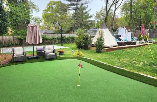 Mastic House | Experience Paradise Citadel: Oceanfront Bliss Awaits