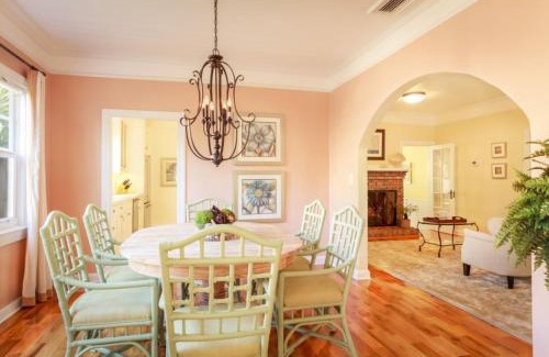 Flamingo Parks House | Paradise Cottage with Private Pool & Family-Friendly Amenities