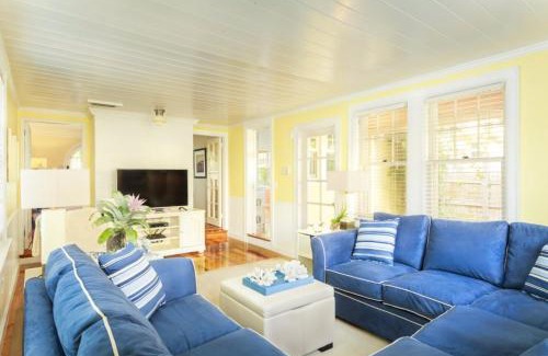 Flamingo Parks House | Paradise Cottage with Private Pool & Family-Friendly Amenities