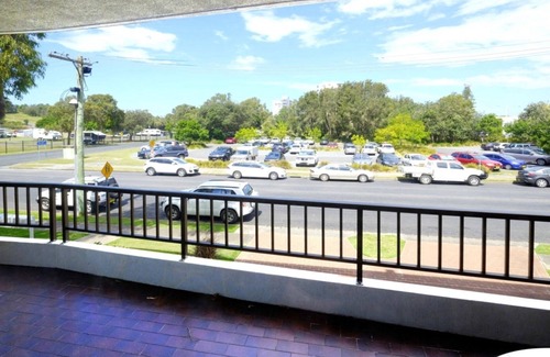 Forster Apartment | Inviting Paradise Court 1 with Marina Views and Oceanfront
