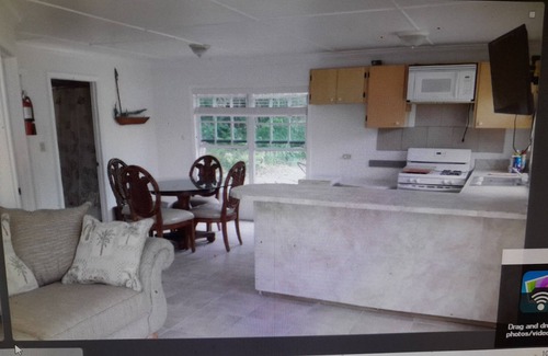 Andros Town Cottage | Cozy Paradise Creek Cottages with Oceanfront Views