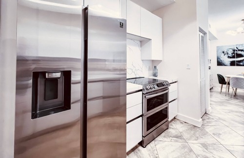 Lake Worth Condo | Ocean View Paradise Deluxe: Exceptional 2-Bd Penthouse