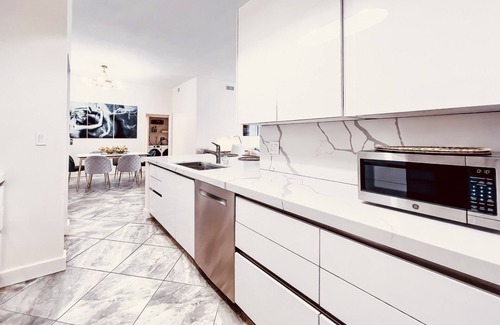 Lake Worth Condo | Ocean View Paradise Deluxe: Exceptional 2-Bd Penthouse