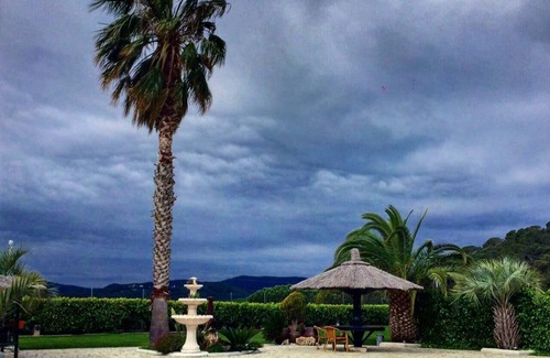 Sant Iscle de Vallalta House | Serene Retreat: Spa and Breakfast Await You at Paradise