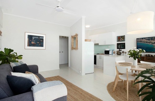 Avalon Beach House | Discover Avalon Beach: Pet-Friendly Paradise Awaits!
