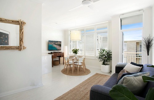 Avalon Beach House | Discover Avalon Beach: Pet-Friendly Paradise Awaits!