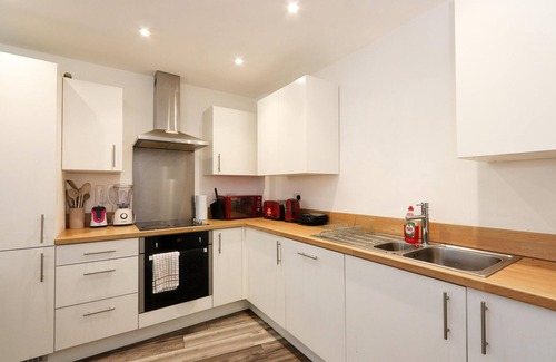 Sheffield City Centre Apartment | Discover Comfort at Paradise of Queen, Sheffield City Center