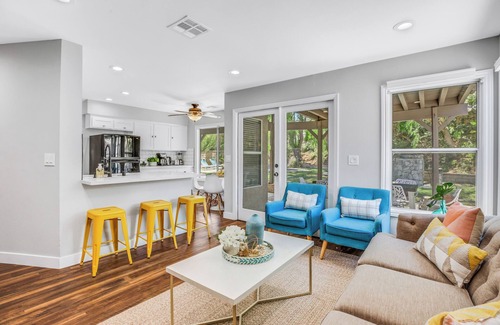 Castaic House | Paradise Getaway near Six Flags with Pool and BBQ!