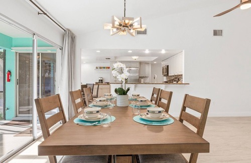 Bradenton House | Pet-Friendly Retreat with Heated Pool & Game Room Near Beach