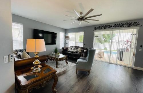 Trailer Estates House | Idyllic Paradise Pool Home Near IMG & Siesta Key Beach