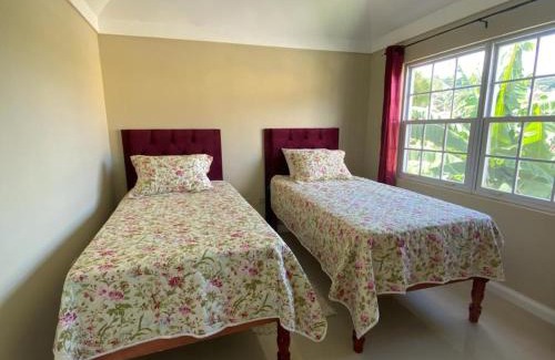 Boscobel Apartment | Unforgettable Stay at Paradise Heaven - Pet & Child Friendly