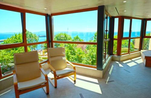 Old Town Hotel | Explore Paradise Hotel & Relax Center with Hot Tub Access
