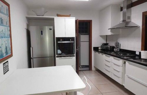 Portogalo House | Paradise Awaits: Angra dos Reis House with Boat Tours