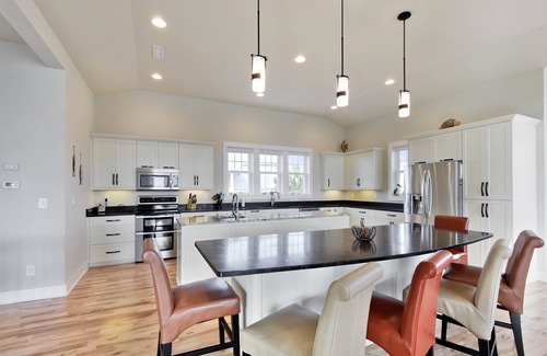 Duck House | Beachside Retreat in Duck: Modern Style & Family-Friendly Amenities