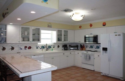 Twin Lakes House | Waterfront Paradise in Key Largo with Ocean Views & Pool