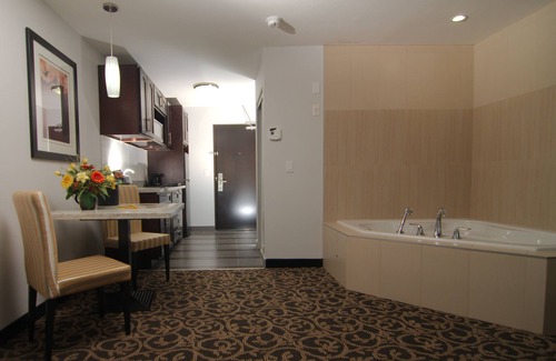 Redwater Hotel | Discover Comfort at Paradise Inn and Suites - Redwater