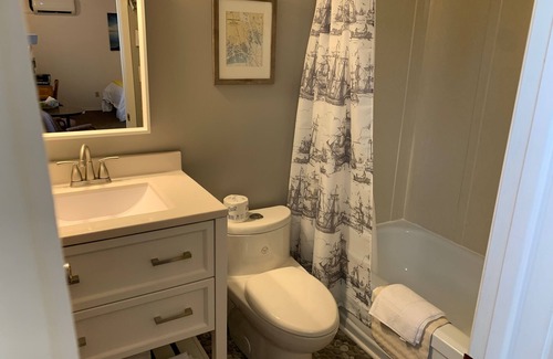 Port Elgin Hotel | Paradise Inn On The Beach: Eco-Friendly Family Retreat