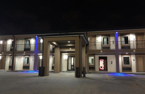 Baton Rouge Hotel | Family-Friendly Stay at Paradise Inn & Suites